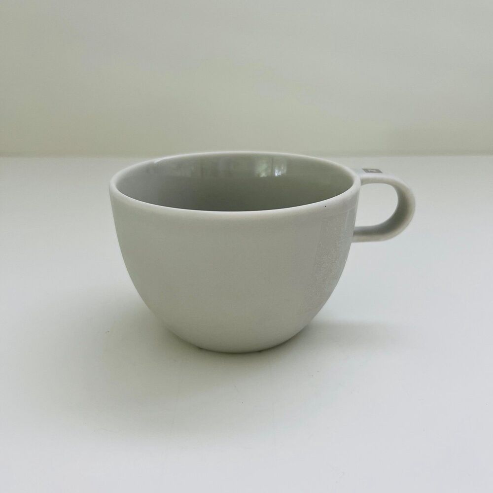 NESPRESSO Big Game Large Matte Light Gray Cappuccino Coffee Mug Cup D2433